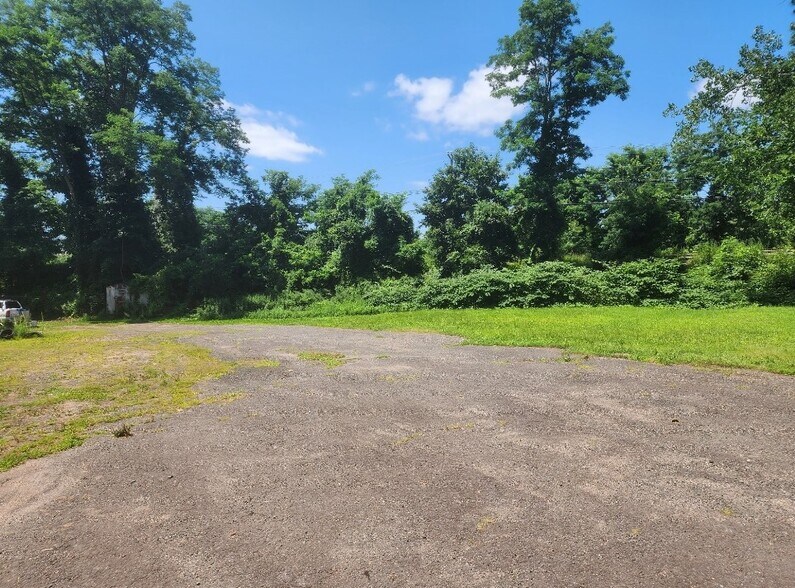 More Photos Of 537 Glastonbury Tpke, Portland Freestanding For Sale