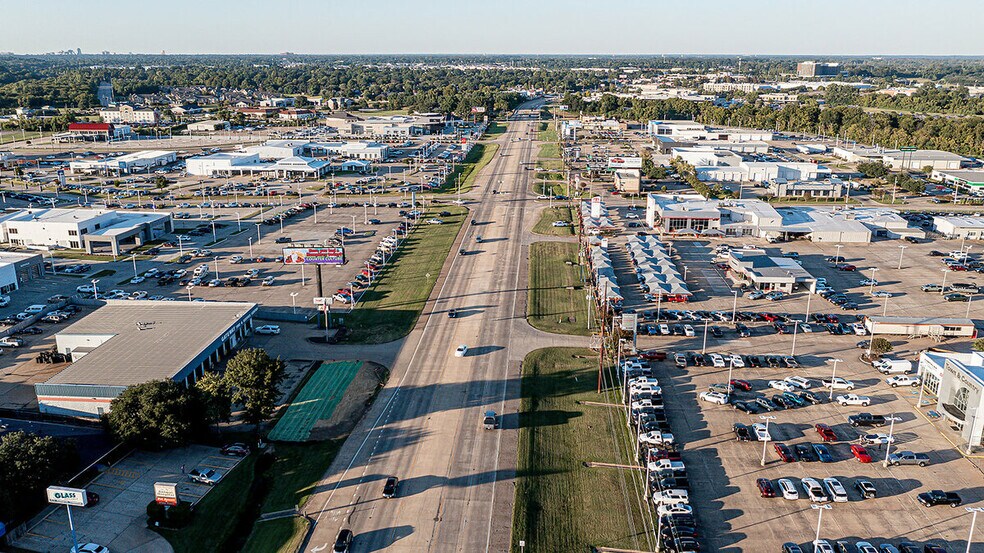 More Photos Of 1112 E Bert Kouns Industrial Loop, Shreveport Carwash For Sale