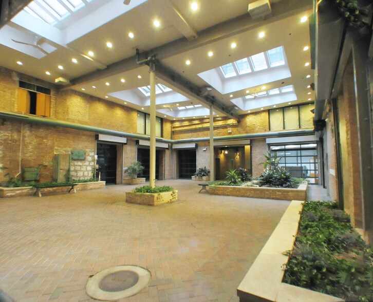 More Photos Of 1727 S Indiana Ave, Chicago Apartments For Lease