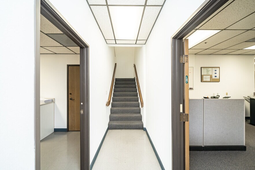 More Photos Of 231 W Blueridge Ave, Orange Manufacturing For Sale