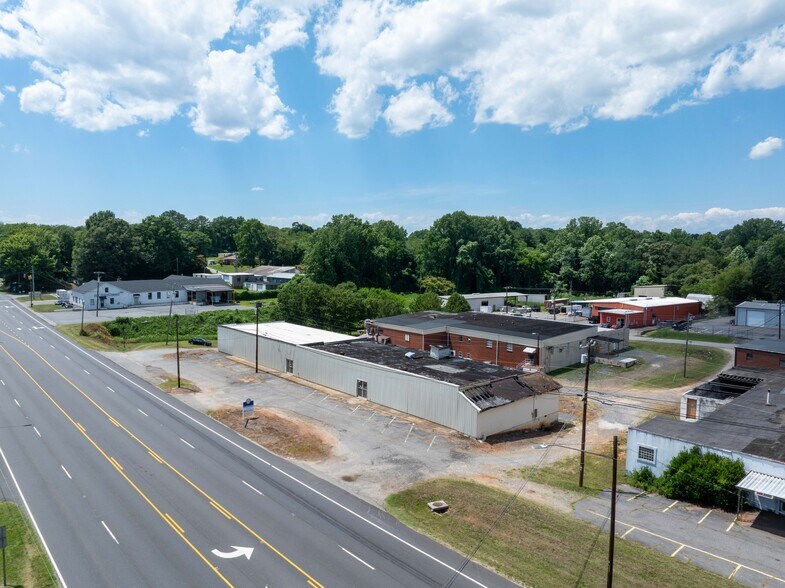 Primary Photo Of 1720 US Highway 70 SW, Hickory Flex For Sale