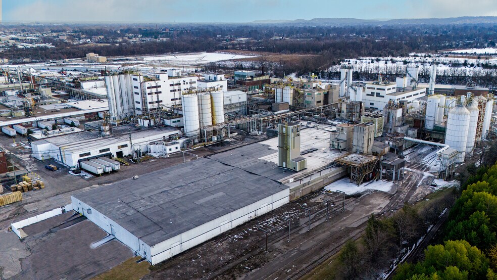More Photos Of 4250 Bells Ln, Louisville Manufacturing For Lease