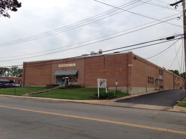 More Photos Of 820-828 S Pickett St, Alexandria Warehouse For Lease