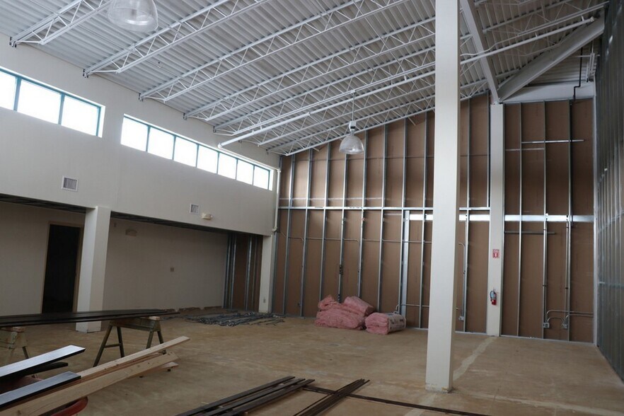 More Photos Of 4209 W Shamrock Ln, Mchenry Medical For Lease