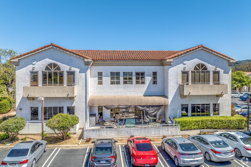More Photos Of 351 Rolling Oaks Dr, Thousand Oaks Medical For Lease
