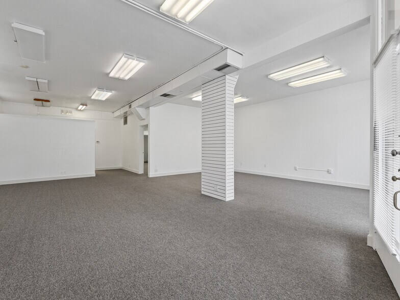 More Photos Of 7940 La Mesa Blvd, La Mesa Office For Lease