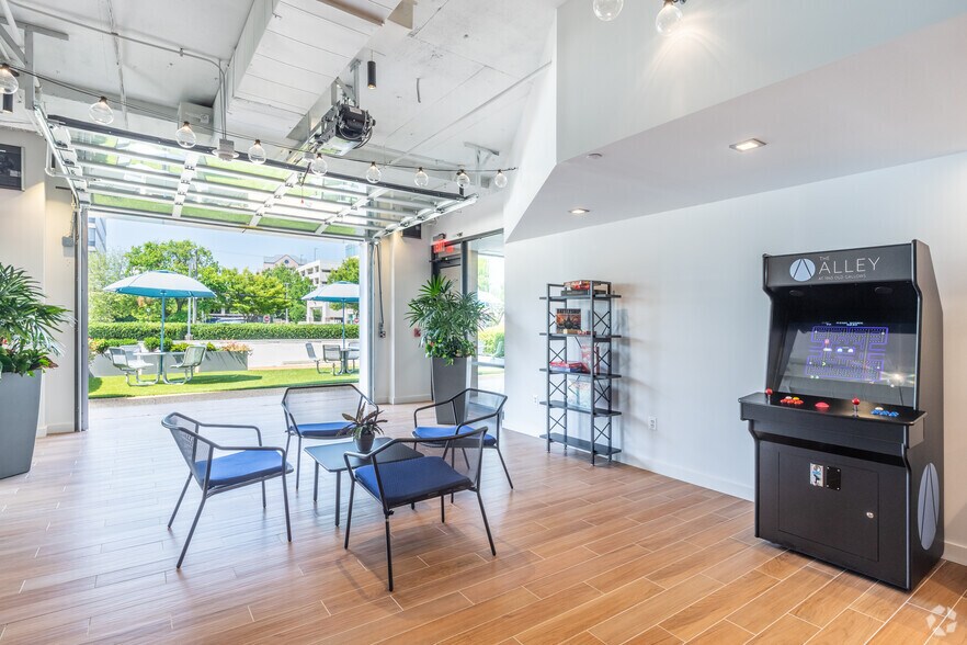 More Photos Of 1945 Old Gallows Rd, Vienna Medical For Lease