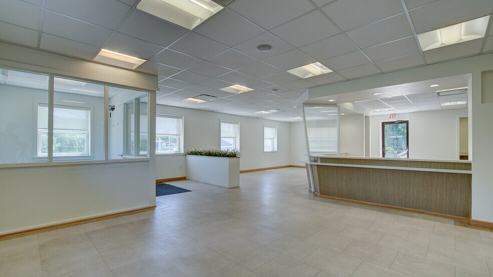 More Photos Of 2 Kings Hwy, Middletown Medical For Lease