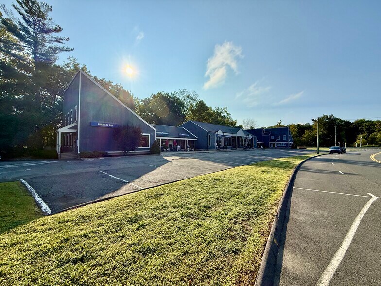 More Photos Of 2 Willowbrook Rd, Cromwell Unknown For Lease