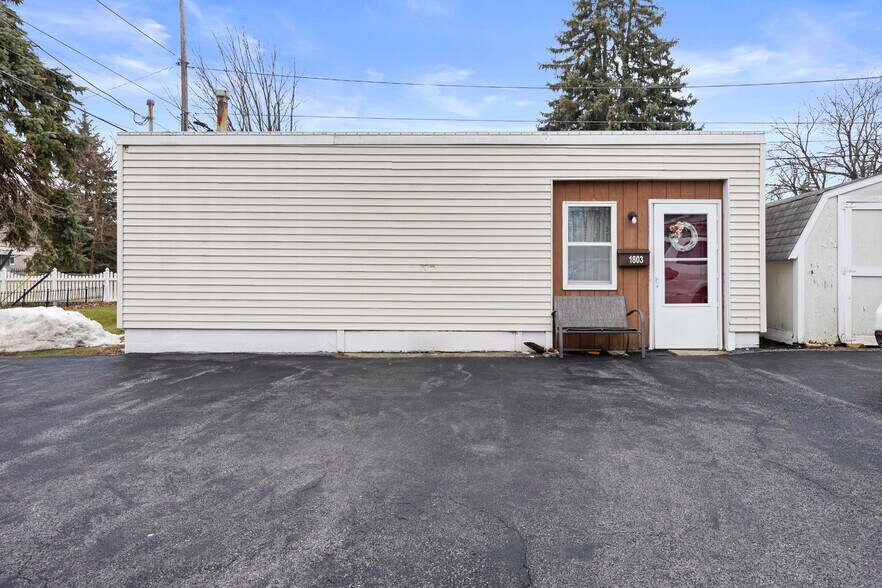 More Photos Of 1801 Croghan St, Fremont Storefront Retail Residential For Sale