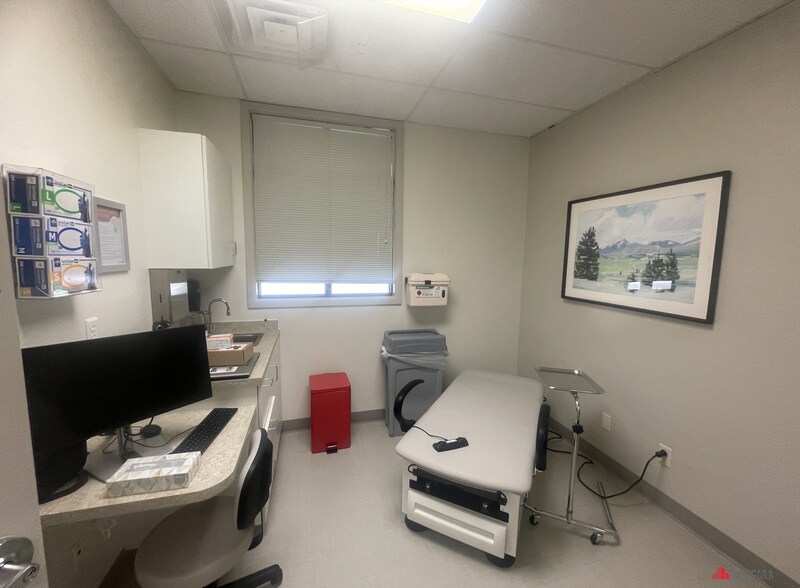 More Photos Of 2021 Battlecreek Dr, Fort Collins Medical For Sale