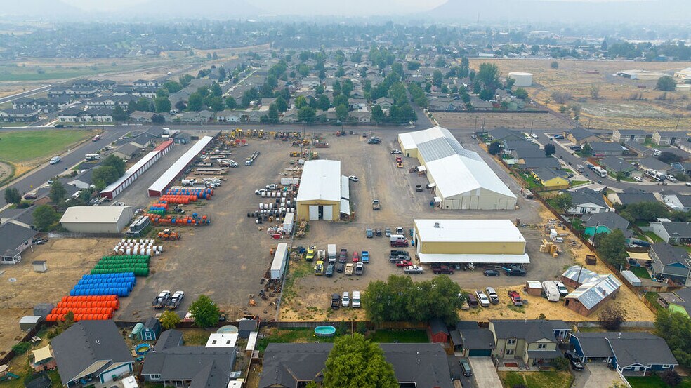 More Photos Of 701 Peters Rd, Prineville Manufacturing For Lease