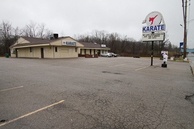 More Photos Of 8758 Crawfordsville Rd, Indianapolis Freestanding For Sale