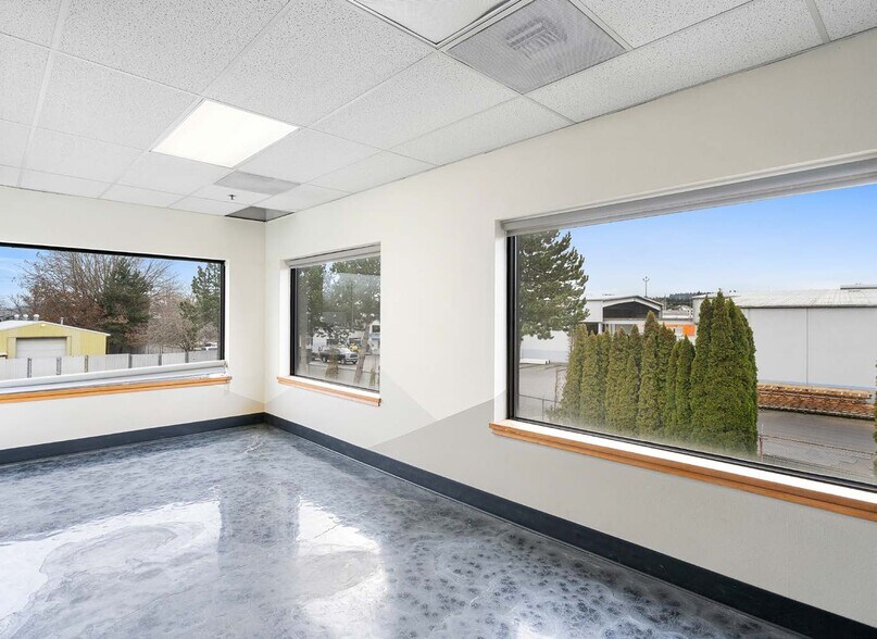 More Photos Of 12812 NE Whitaker Way, Portland Warehouse For Lease