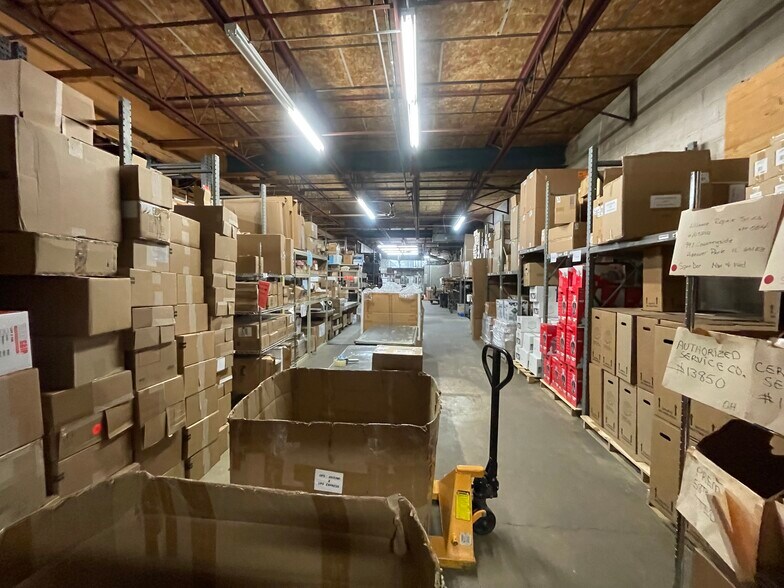 More Photos Of 7757 Lawrence, Norridge Department Store For Lease