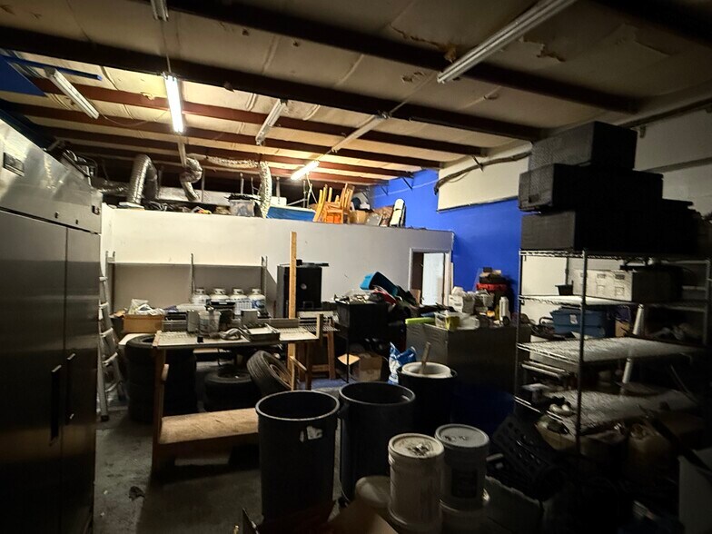 More Photos Of 120 Commerce Blvd, Oldsmar Warehouse For Lease