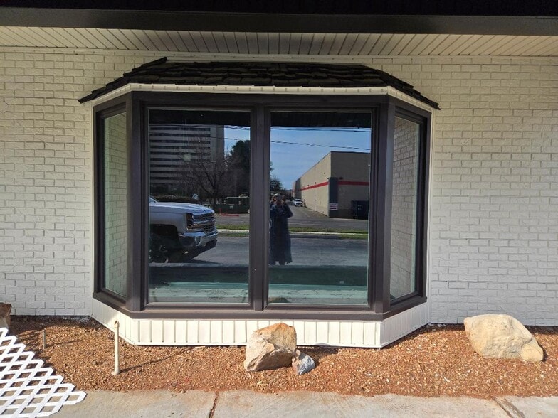 More Photos Of 2020 Country Club Ave NW, Huntsville Restaurant For Sale