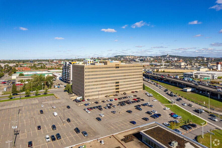 More Photos Of 100 Boul Alexis-Nihon, Montréal Office For Lease