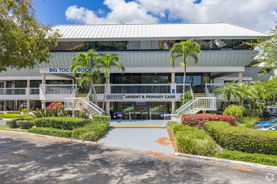 More Photos Of 21301 Powerline Rd, Boca Raton Medical For Lease