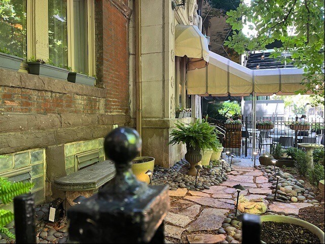 More Photos Of 222 E Ontario St, Chicago Restaurant For Sale