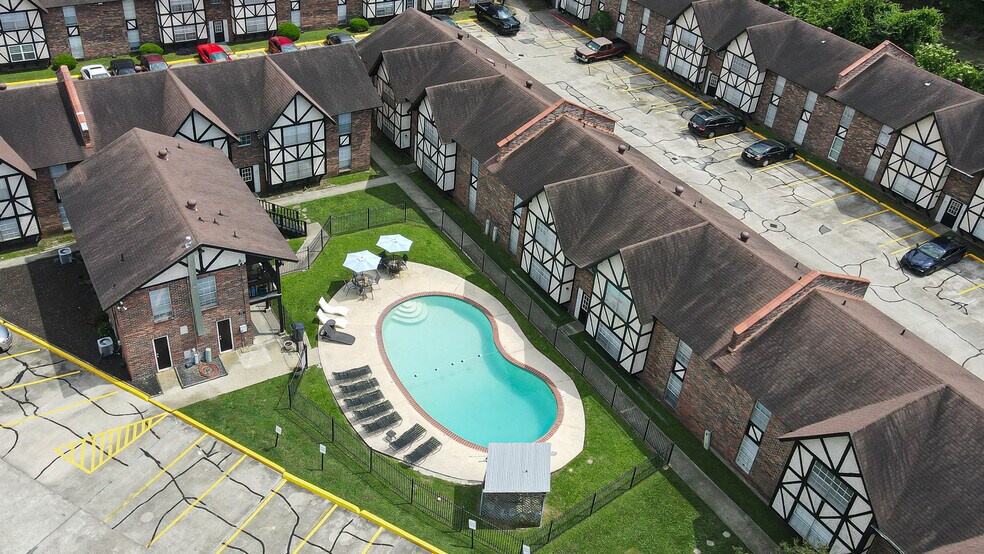 More Photos Of 11620 Airline Hwy, Baton Rouge Apartments For Sale