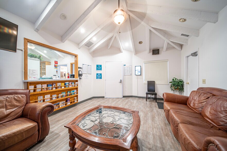 More Photos Of 315 E Route 66, Glendora Healthcare For Lease