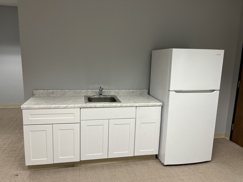 More Photos Of 6314 Rucker Rd, Indianapolis Serviced Offices For Lease