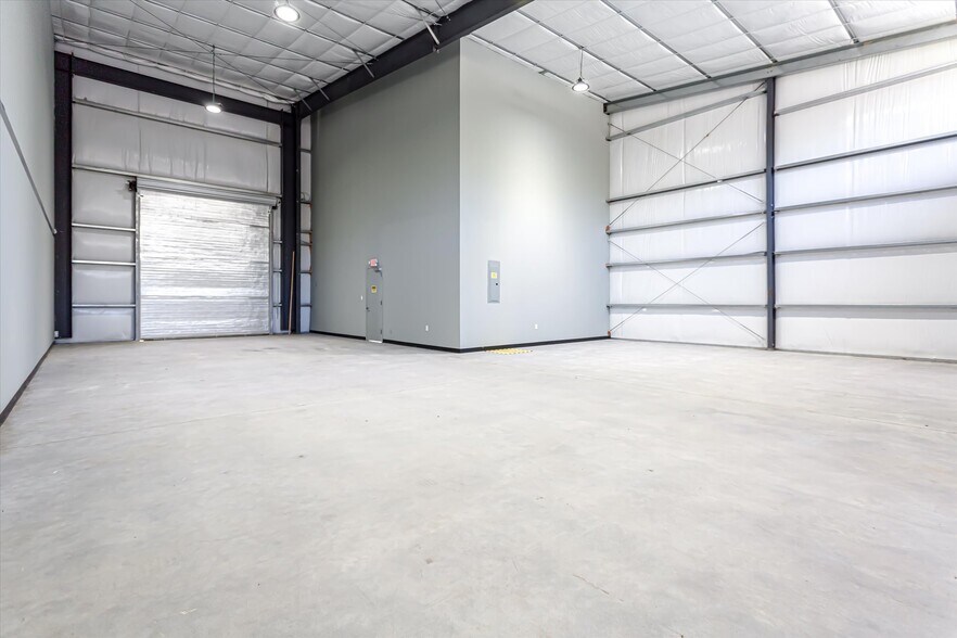 More Photos Of 14160 Horseshoe Bnd, Conroe Unknown For Lease