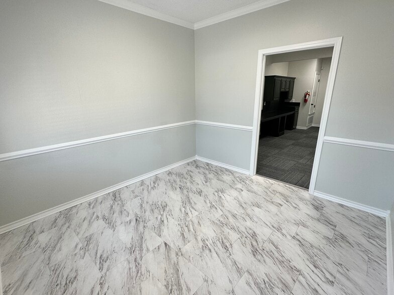 More Photos Of 4102 Richmond Mdws, Texarkana Medical For Sale