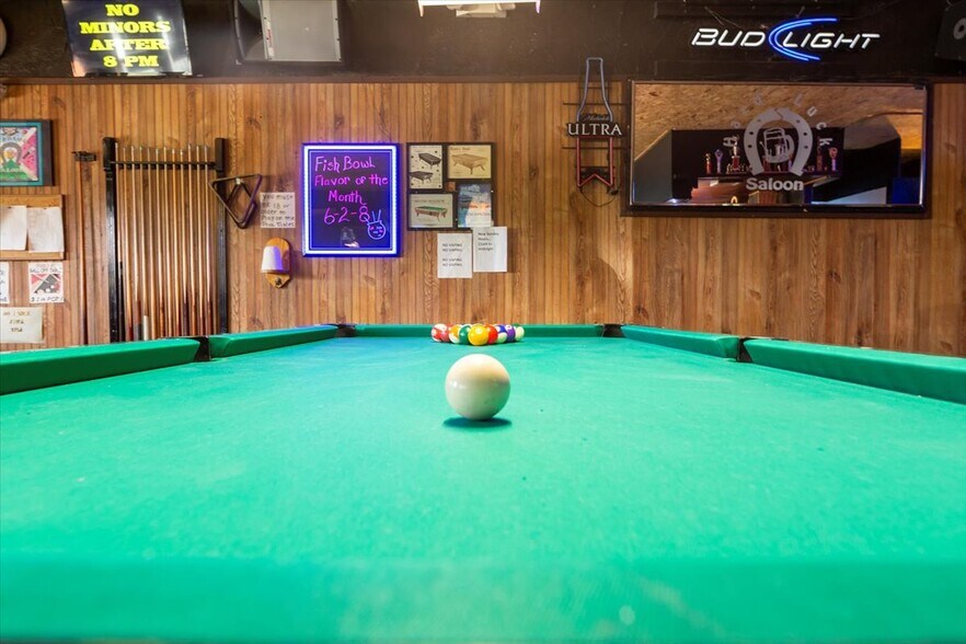 More Photos Of 626 16th Avenue, Council Bluffs General Retail For Sale