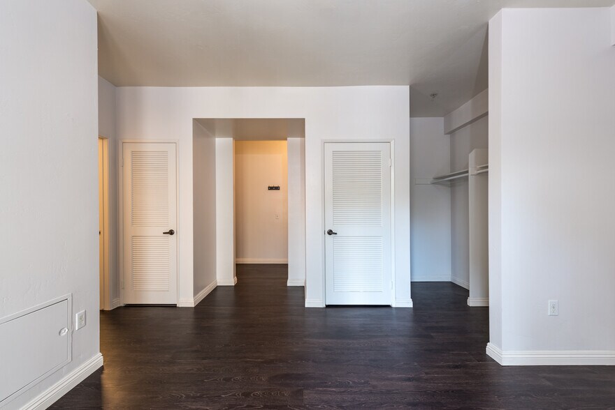 More Photos Of 1043-1045 6th Ave, San Diego Storefront Retail Residential For Sale