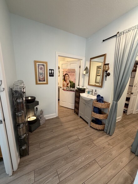 More Photos Of 10175 Fortune Pky, Jacksonville Office For Sale