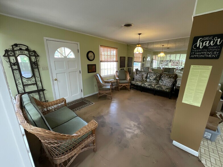 More Photos Of 1609 Hemingway Hwy, Hemingway Storefront Retail Residential For Sale