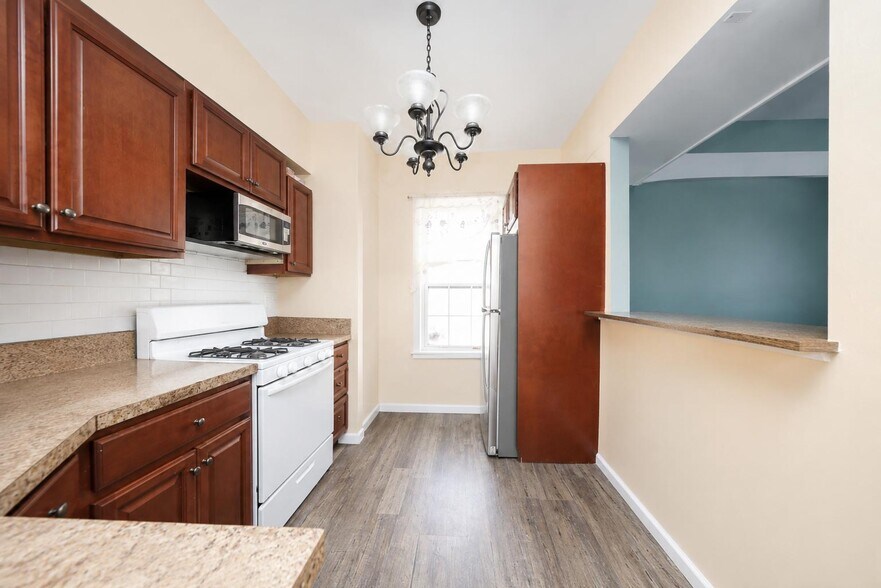 More Photos Of 33 Olympia Blvd, Staten Island Storefront Retail Residential For Sale