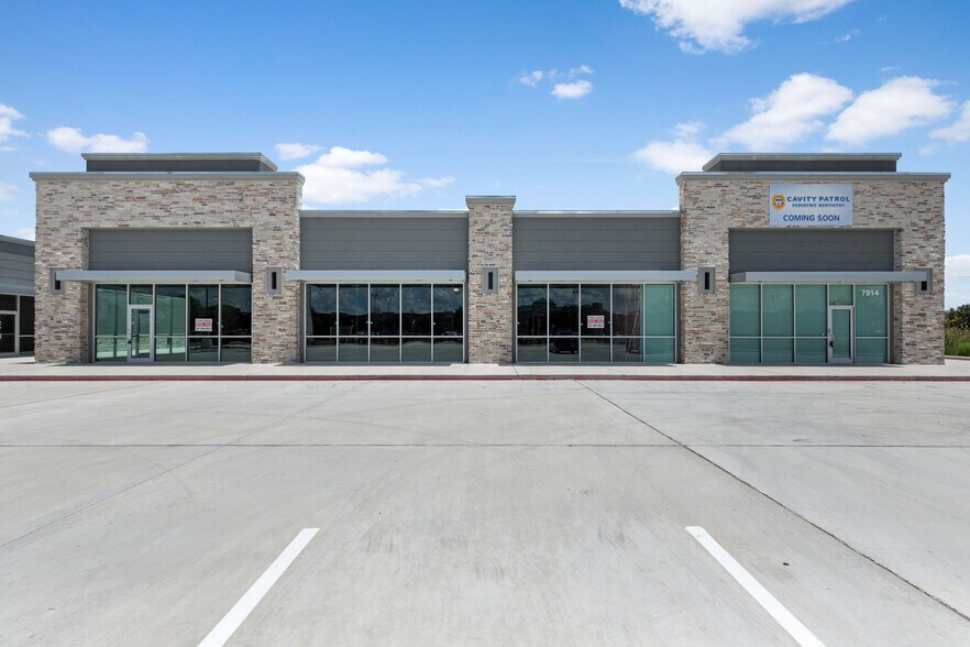 More Photos Of 7914 Fry Rd, Cypress Storefront For Lease
