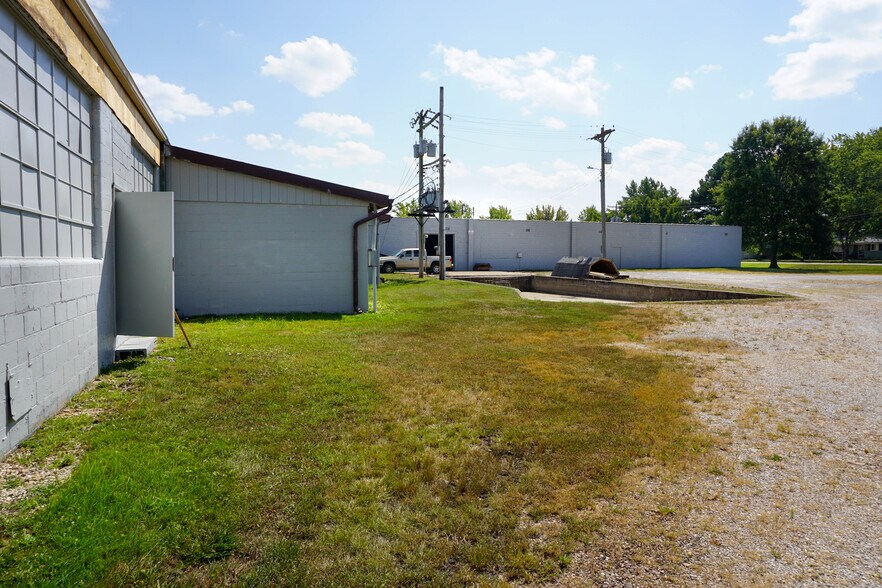 More Photos Of 714 S Franklin St, Cuba Industrial For Sale