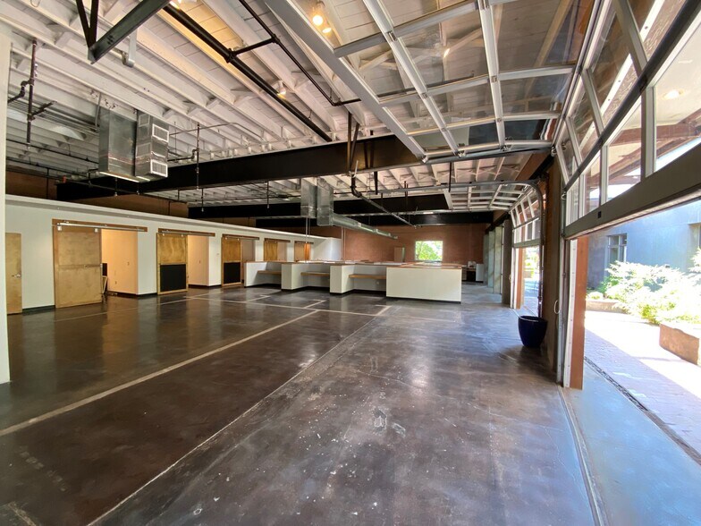 More Photos Of 4000 East Side Ave, Dallas Loft Creative Space For Lease