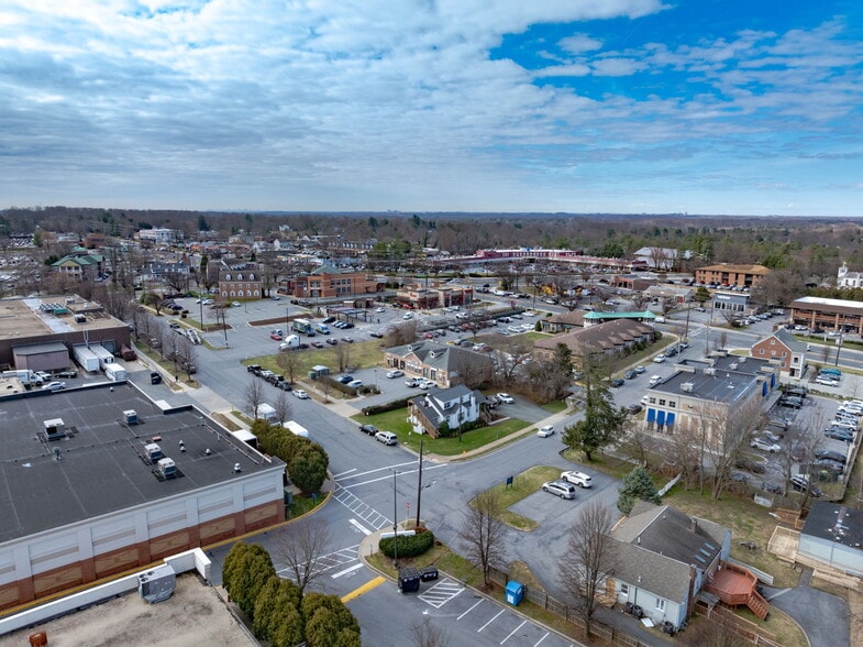 More Photos Of 18200 Hillcrest Ave, Olney Office For Sale