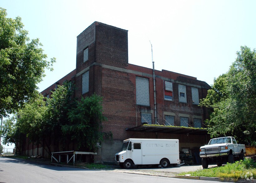 More Photos Of 365 W Whitehall St, Allentown Warehouse For Lease