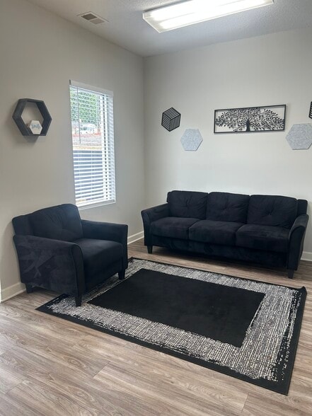 More Photos Of 11759 Asheville Hwy, Inman Office For Lease