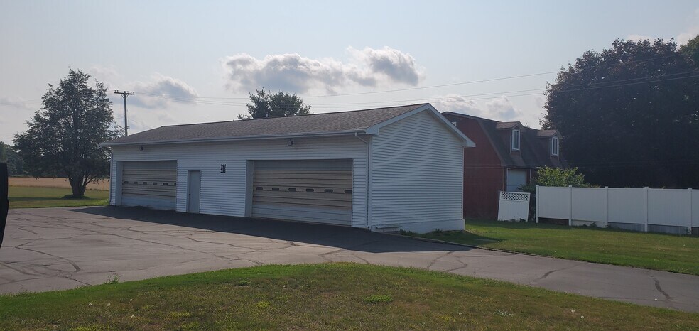 More Photos Of 503 W Maple Ave, Bancroft Office For Sale