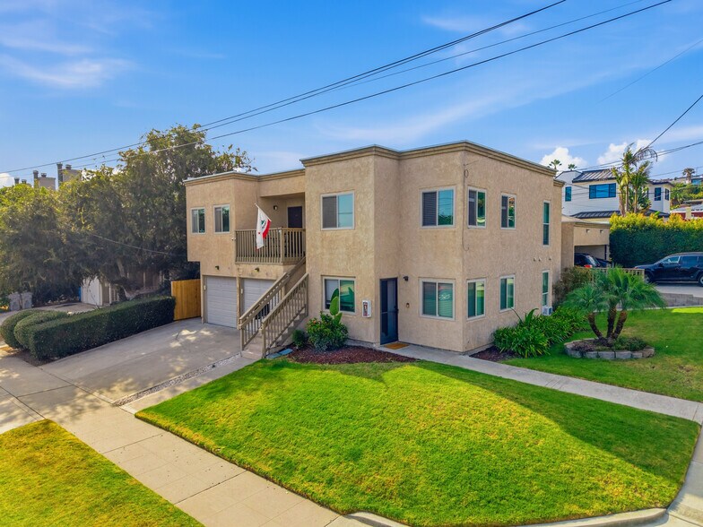 More Photos Of 1676 Chalcedony St, San Diego Apartments For Sale