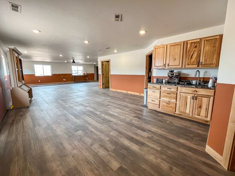 More Photos Of 11835 Quaal Rd, Black Hawk Warehouse For Lease