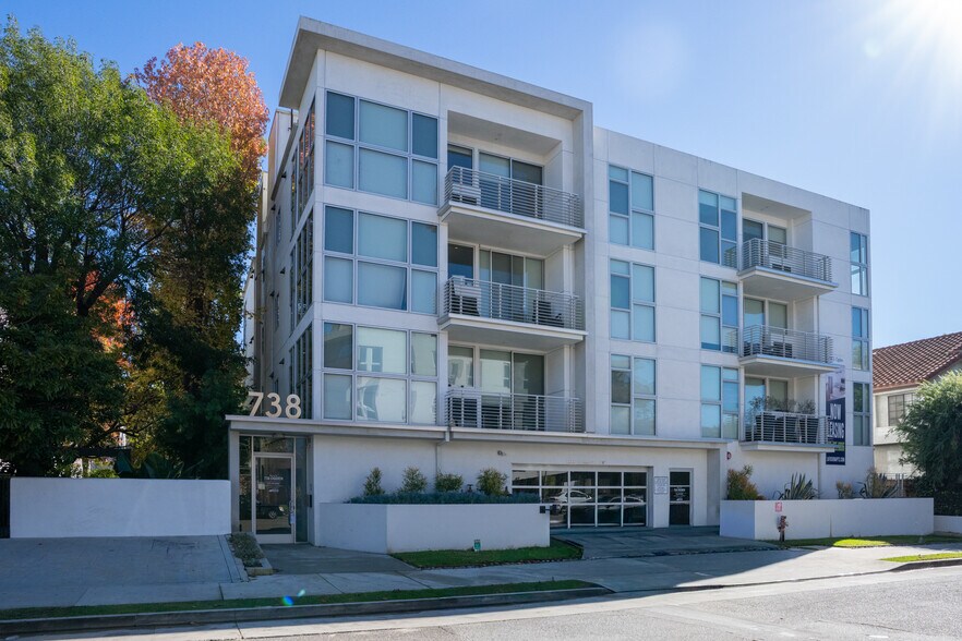 More Photos Of 738 S Ogden Dr, Los Angeles Apartments For Sale