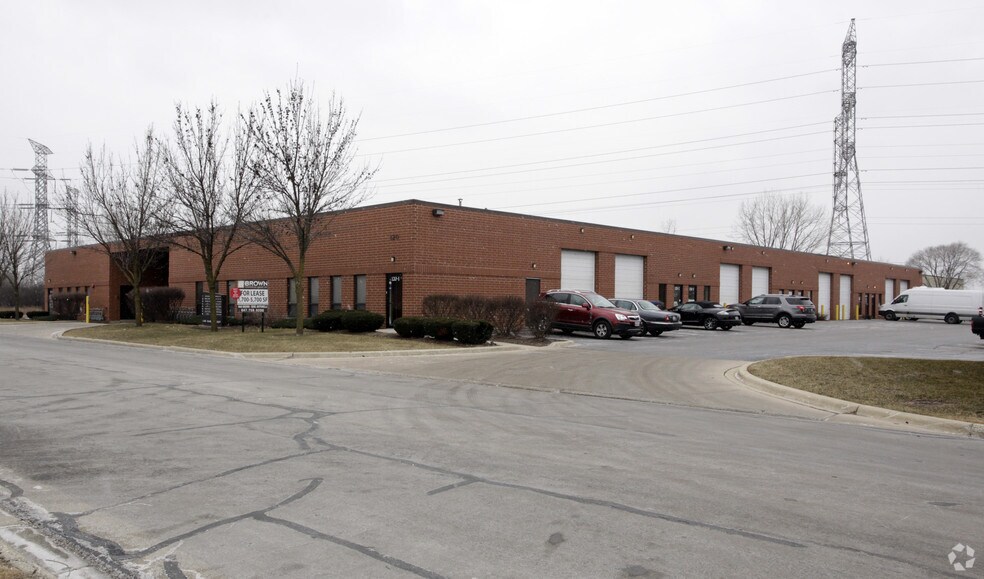 More Photos Of 120 Easy St, Carol Stream Warehouse For Lease