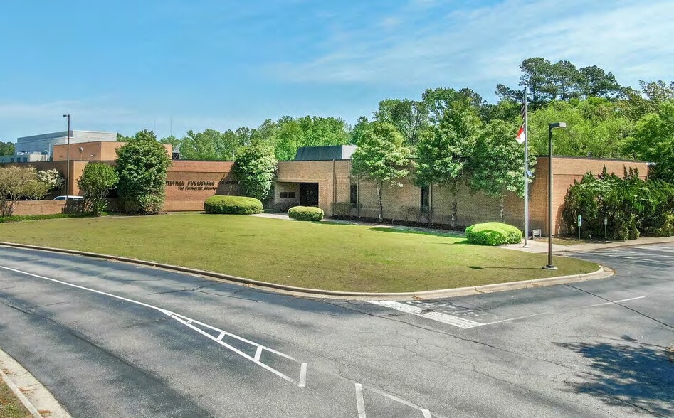 More Photos Of 458 Whitfield St, Fayetteville Warehouse For Lease