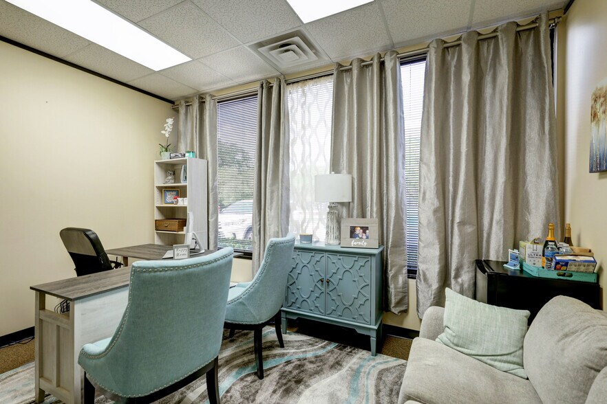 More Photos Of 6601 Cypresswood Dr, Spring Medical For Lease