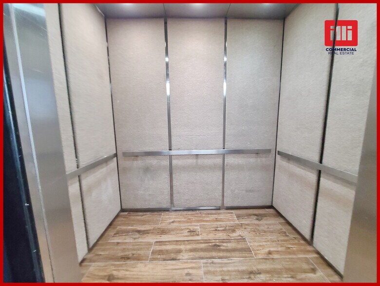 More Photos Of 5121 Van Nuys Blvd, Sherman Oaks Office Residential For Lease