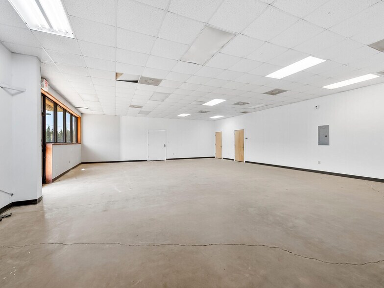 More Photos Of 82 Old Mars Hill Hwy, Weaverville Flex For Lease