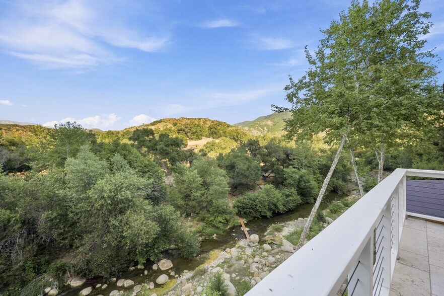 More Photos Of 11358 Creek Rd, Ojai Flex For Sale
